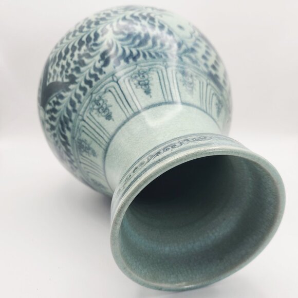 Vintage Heavy Bulbous Celadon Blue Asian Fish Motif Vase Unsigned Crazed Finish - Picture 7 of 15